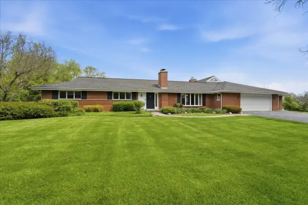 520 W Merri Oaks Road, Barrington Hills, IL 60010