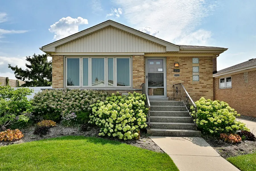 5719 N Orange Avenue, Chicago, IL 60631 - #2
