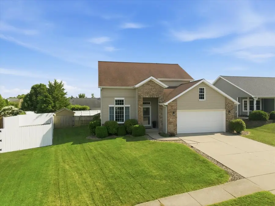 2704 Stratmoor Drive, Bloomington, IL 61705 - #2