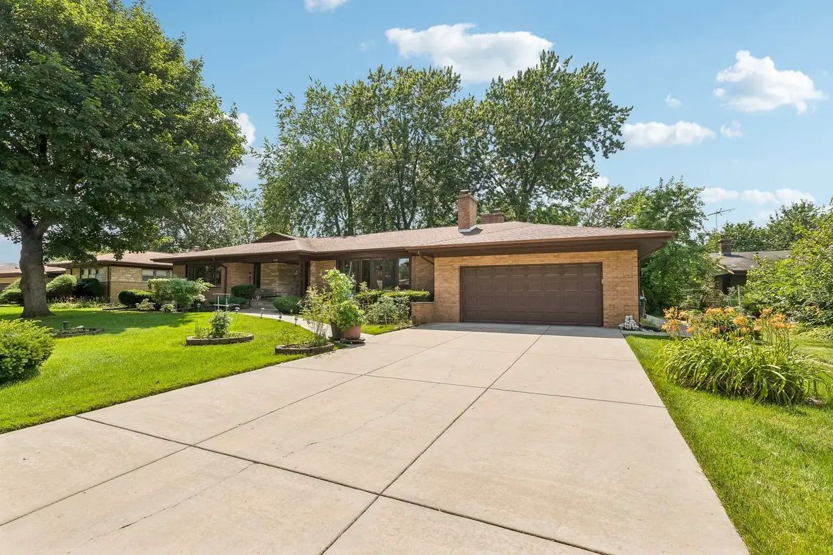 6444 N Kenton Avenue, Lincolnwood, IL 60712 - #1