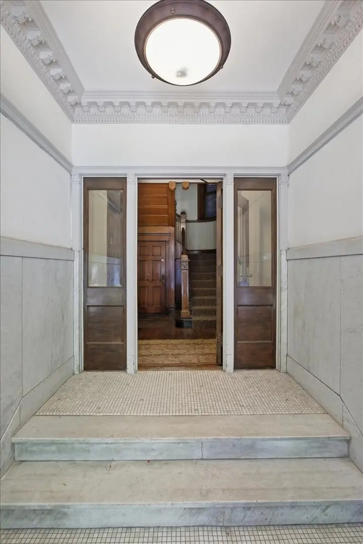 524 W Oakdale Avenue #2, Chicago, IL 60657 - #3