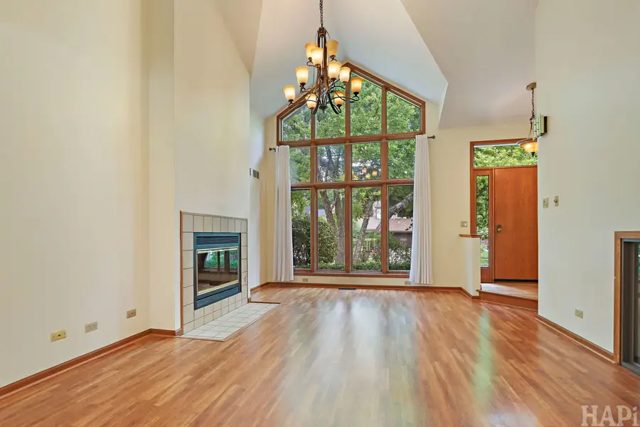 1219 Golf View Drive, Woodridge, IL 60517 - #3