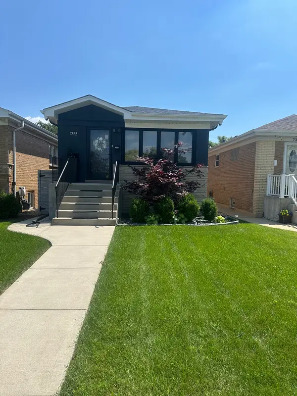 7303 W Montrose Avenue, Norridge, IL 60706