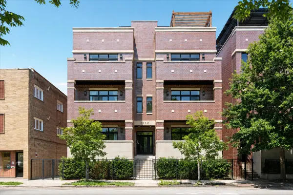 2712 W Montrose Avenue #2E, Chicago, IL 60618