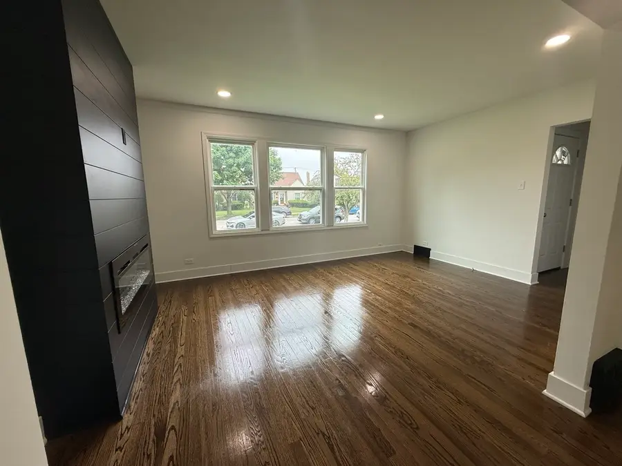 11120 S Avenue M, Chicago, IL 60617 - #2