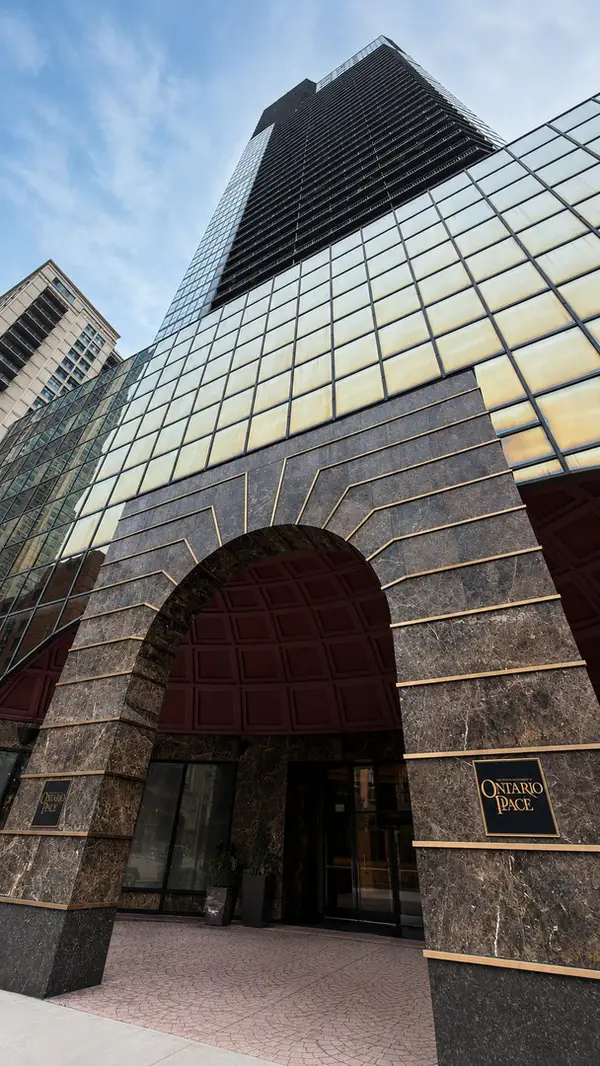 10 E Ontario Street #4007, Chicago, IL 60611