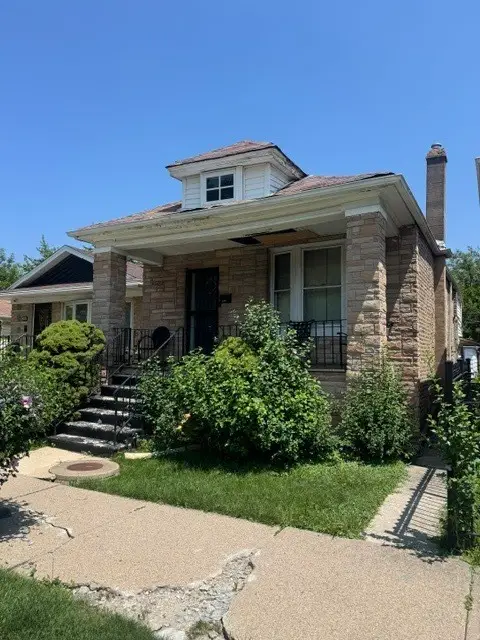 9033 S Dobson Avenue, Chicago, IL 60619