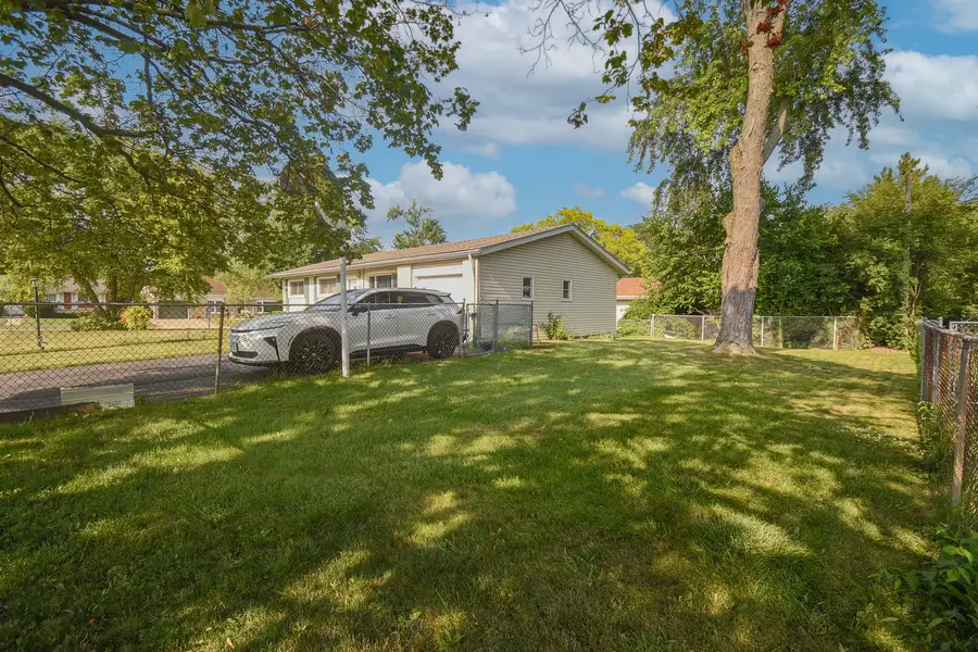 2605 W Vermont Avenue, Waukegan, IL 60087 - #3