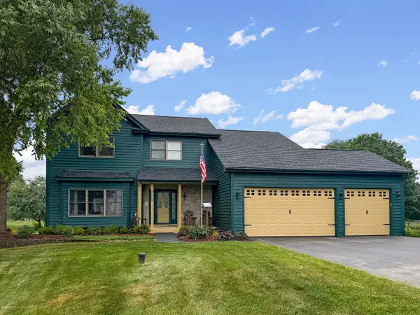 2313 S Hidden Trail, Spring Grove, IL 60081