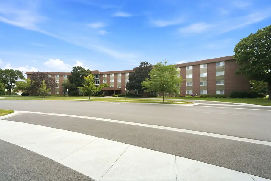 1025 S Fernandez Avenue #2B, Arlington Heights, IL 60005 - #2