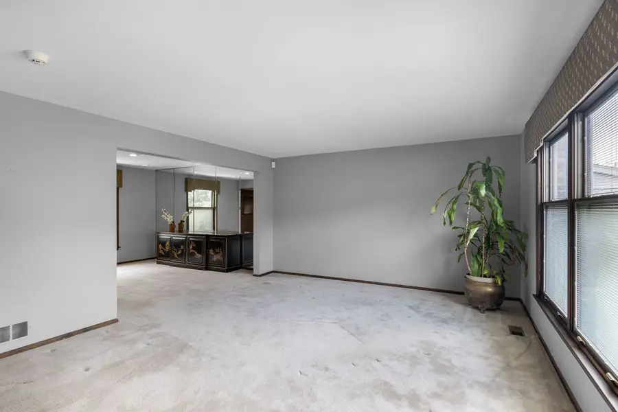 2621 Landwehr Road, Glenview, IL 60026 - #2