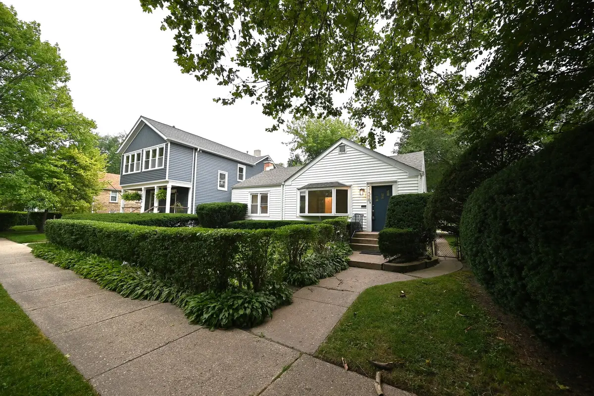 1570 Dewey Avenue, Evanston, IL 60201 - #1