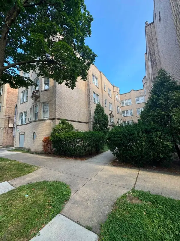 2751 W Arthur Avenue #2, Chicago, IL 60645