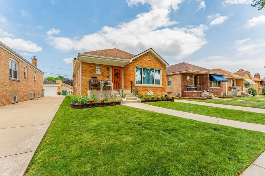 9327 S Avers Avenue, Evergreen Park, IL 60805 - #3