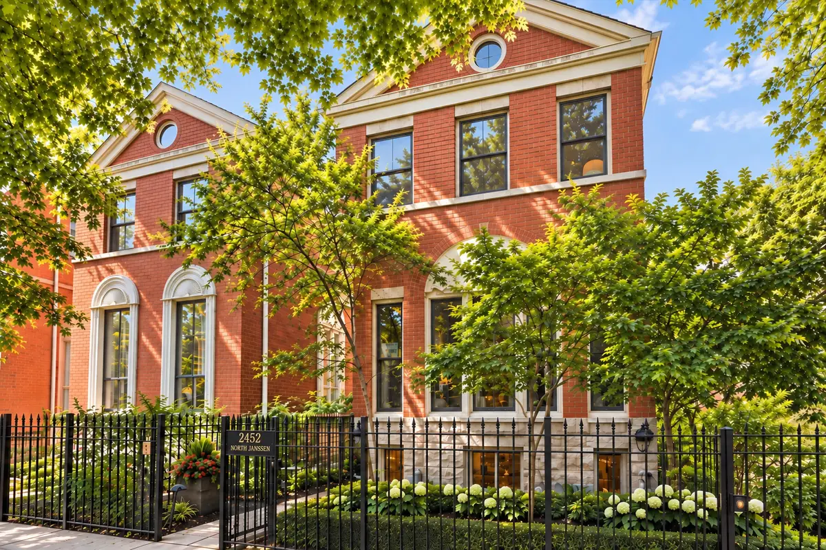 2452 N Janssen Avenue, Chicago, IL 60614 - #1