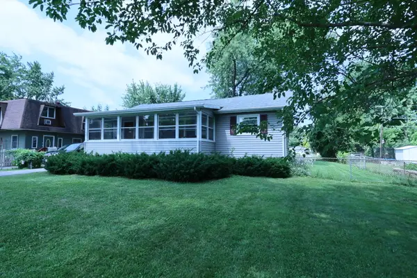 42690 N Lake Drive, Antioch, IL 60002