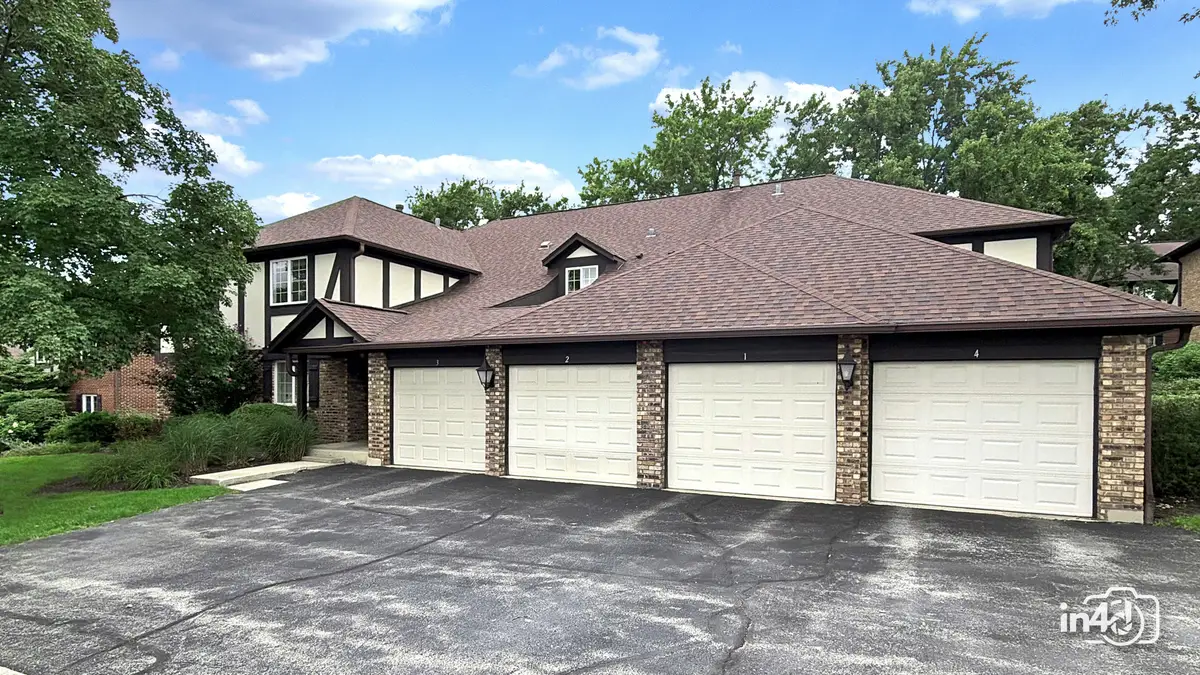 12 Algonquin Trail #4, Indian Head Park, IL 60525 - #1