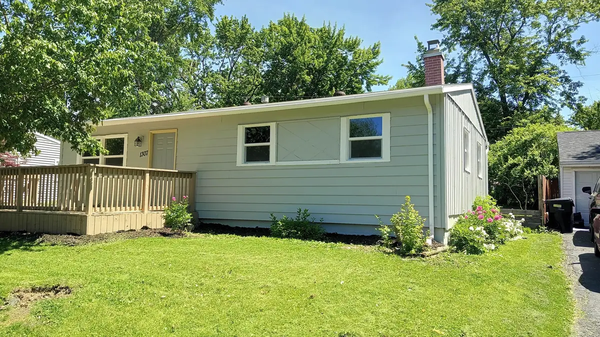 1307 Glenwood Road, Bloomington, IL 61704 - #1