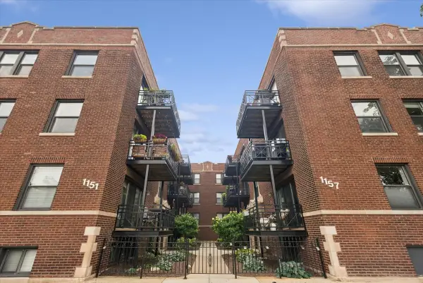 1153 W Grace Street #3S, Chicago, IL 60613