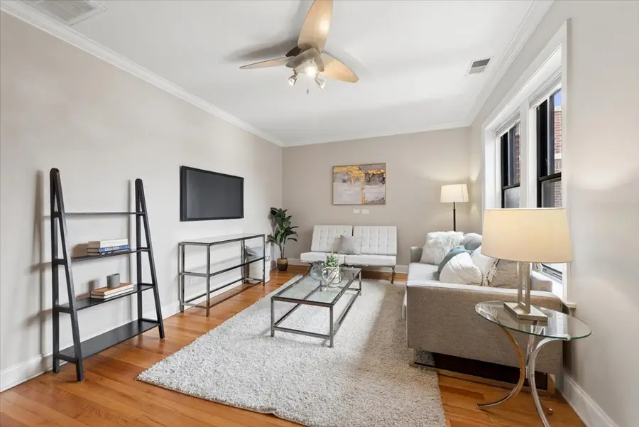1153 W Grace Street #3S, Chicago, IL 60613 - #2