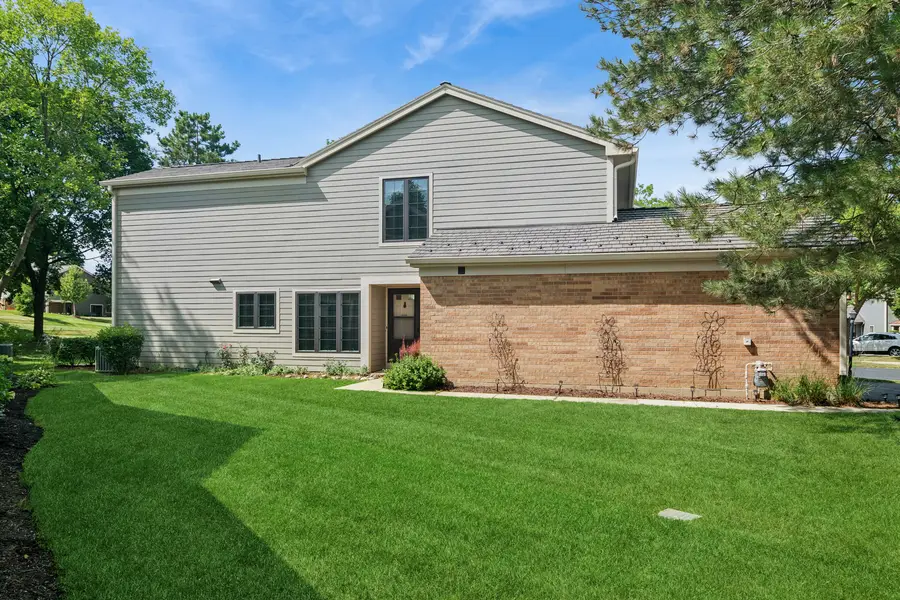 1422 James Court, Libertyville, IL 60048 - #2
