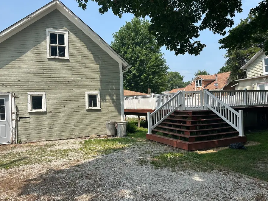 207 W Elm Street, Fairbury, IL 61739 - #2