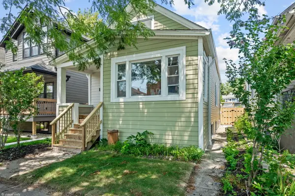 4842 W Warwick Avenue, Chicago, IL 60641