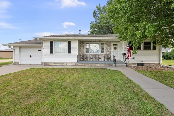 213 3rd Avenue, Low Moor, IA 52757