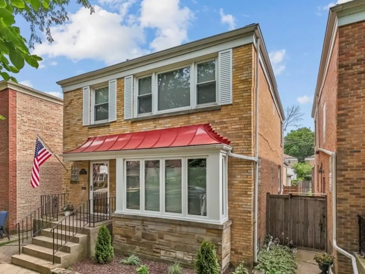 2921 W Birchwood Avenue, Chicago, IL 60645 - #1