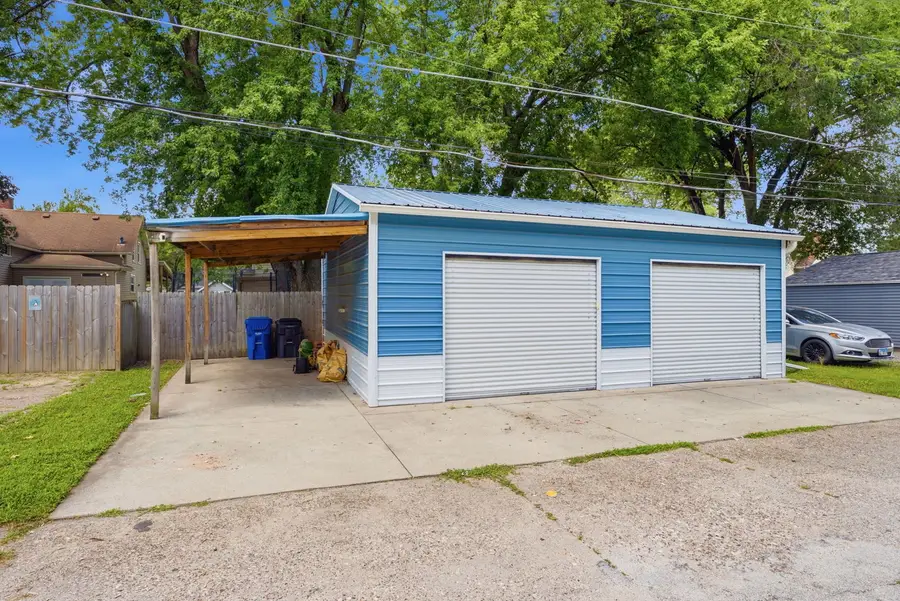 438 49th Street, Moline, IL 61265 - #3