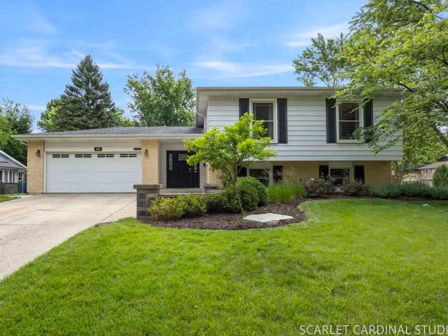 1881 Cambridge Lane, Wheaton, IL 60189 - #2