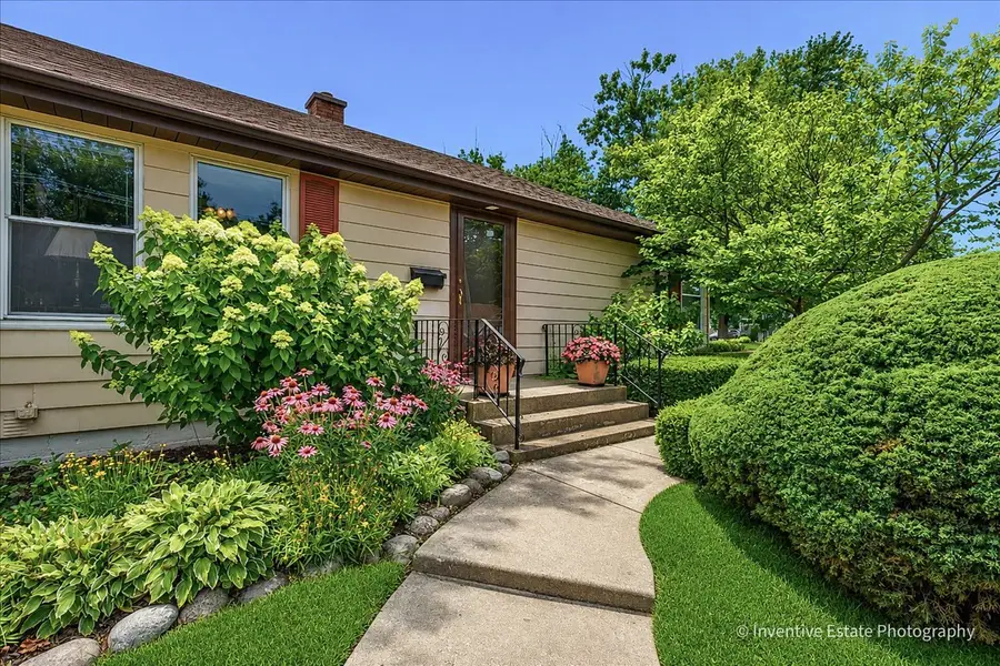 143 Woodstock Avenue, Clarendon Hills, IL 60514 - #2