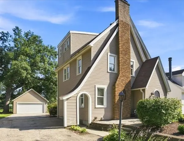 321 Woodward Avenue, Geneva, IL 60134