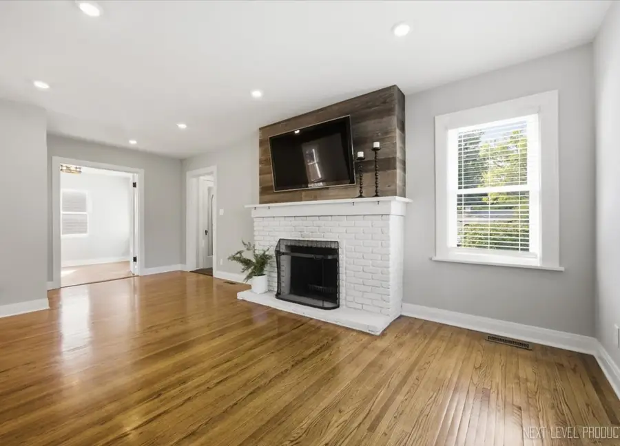 321 Woodward Avenue, Geneva, IL 60134 - #3