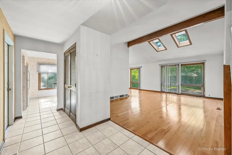 602 E Hackberry Drive, Arlington Heights, IL 60004 - #3