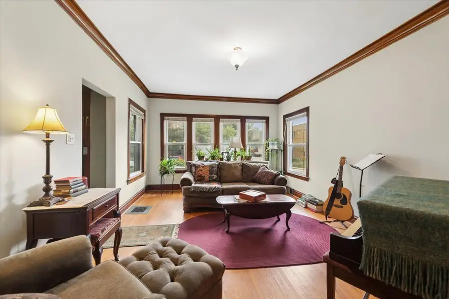5058 W Barry Avenue, Chicago, IL 60641 - #2