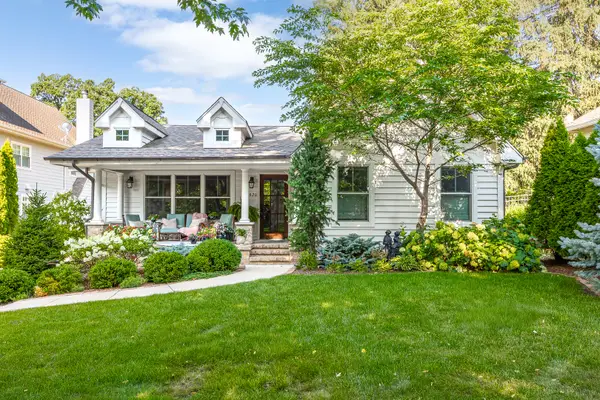 4820 Lee Avenue, Downers Grove, IL 60515