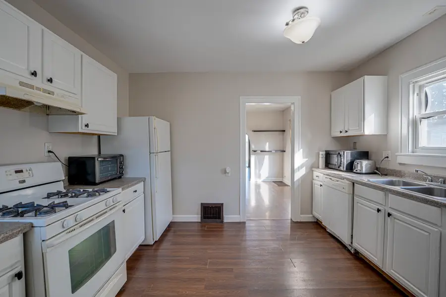 563 S Lake Street, Aurora, IL 60506 - #2