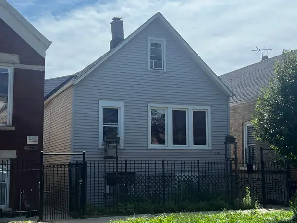 2417 S Troy Street, Chicago, IL 60623