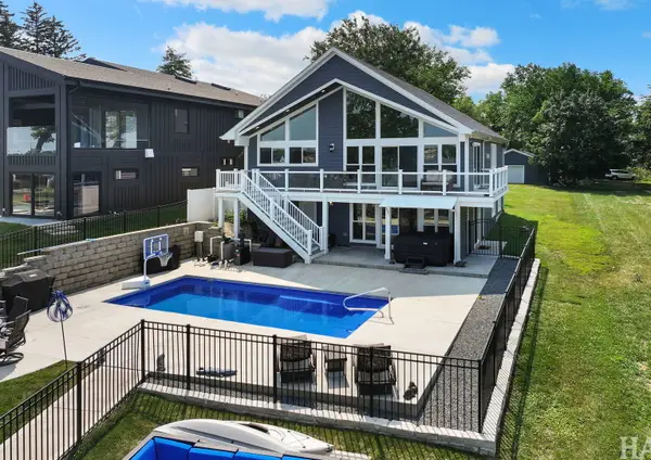 42813 N Woodbine Avenue, Antioch, IL 60002
