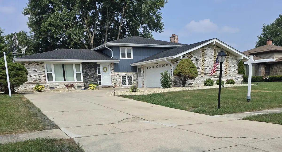 7014 Wilcox Avenue, Darien, IL 60561 - #1