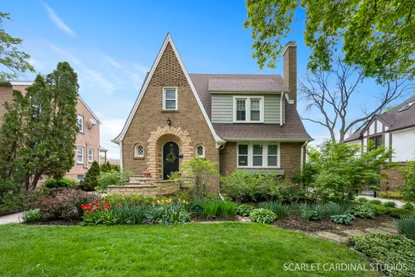 821 Howard Street, Wheaton, IL 60187