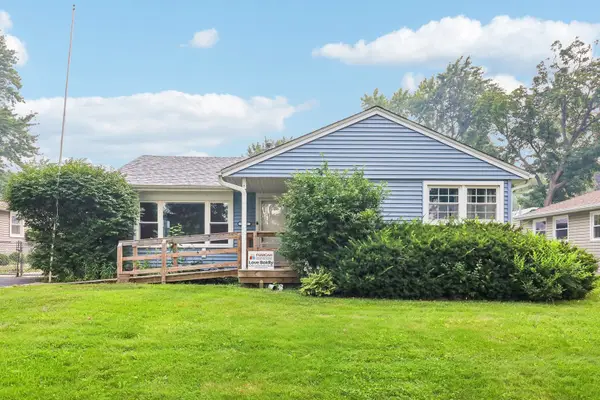 2206 Hawk Lane, Rolling Meadows, IL 60008