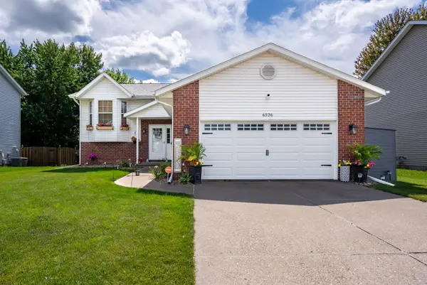 6526 Silvercreek Drive, Davenport, IA 52806