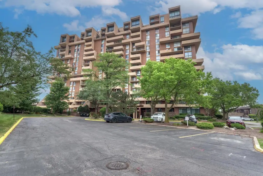 465 W Dominion Drive #204, Wood Dale, IL 60191 - #1