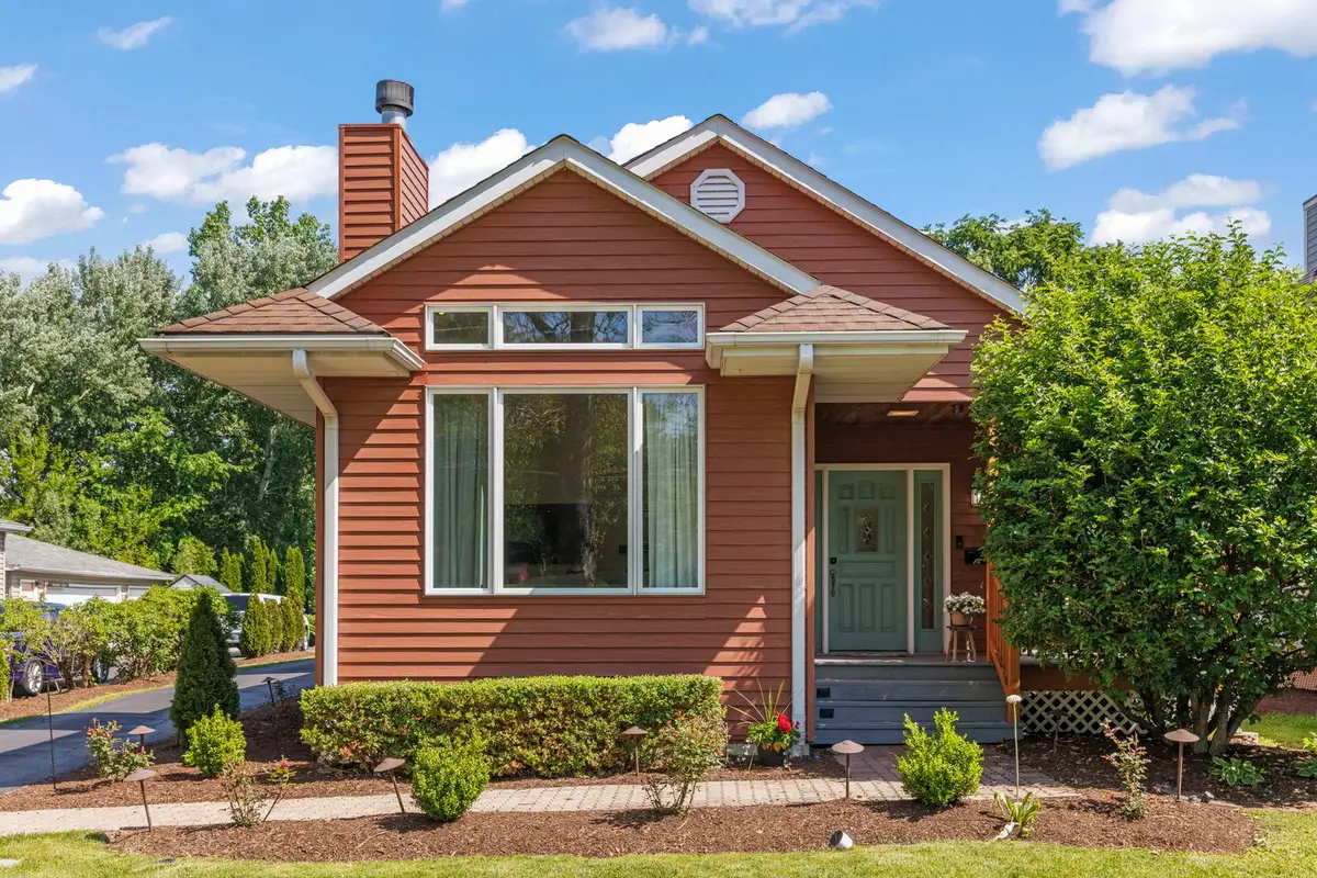 146 W Greenfield Avenue, Lombard, IL 60148 - #1