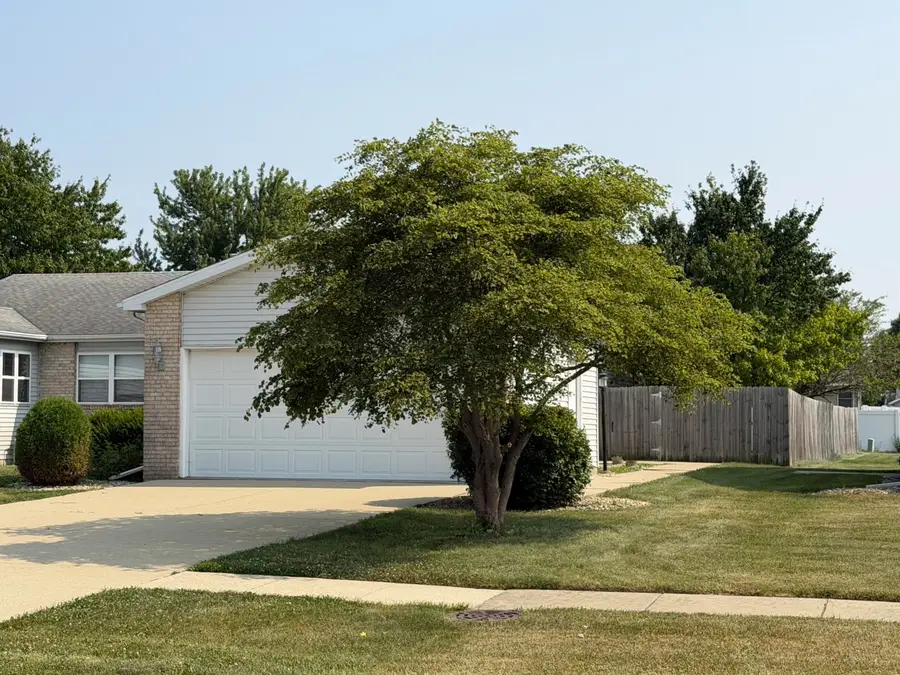 342 E Myrtle Street, Herscher, IL 60941 - #3