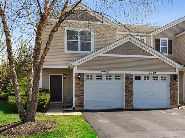 2254 Flagstone Lane, Carpentersville, IL 60110