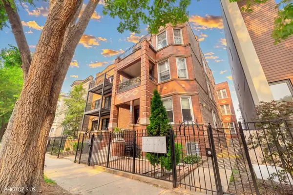 835 N Maplewood Avenue #3R, Chicago, IL 60622