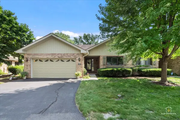 232 Royal Lane #232, Bloomingdale, IL 60108